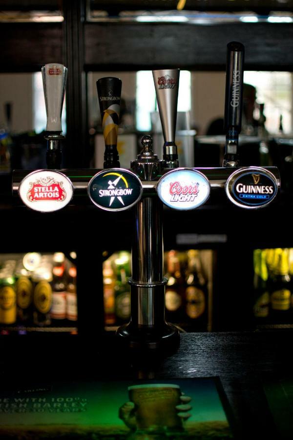 Crofts Hotel Cardiff Dış mekan fotoğraf